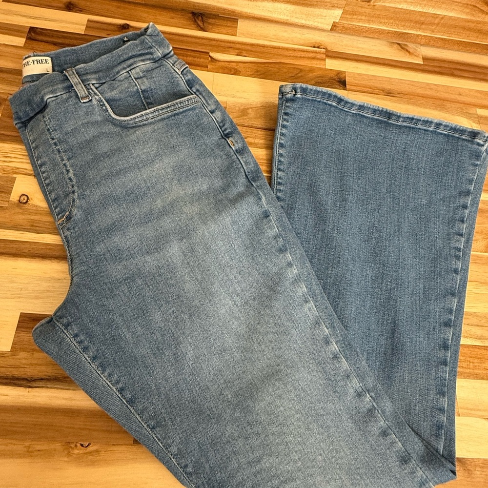 We The Free Light Blue stretch flare jeans